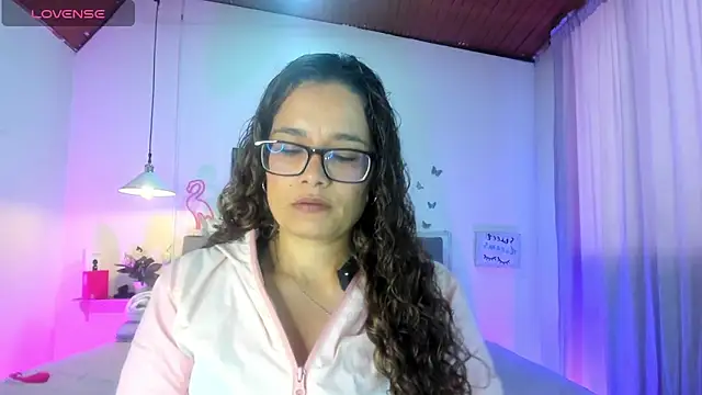 Rose Thompson1 online show from 04-19-26, 01:45