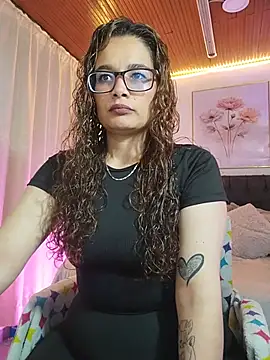 Rose Thompson1 online show from 05-29-26, 01:39