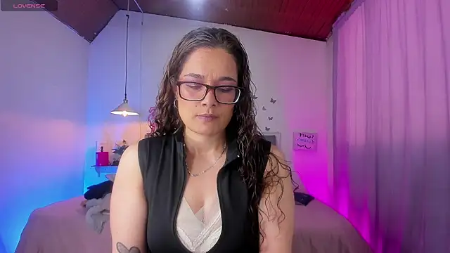 Rose Thompson1 online show from 05-03-26, 01:36