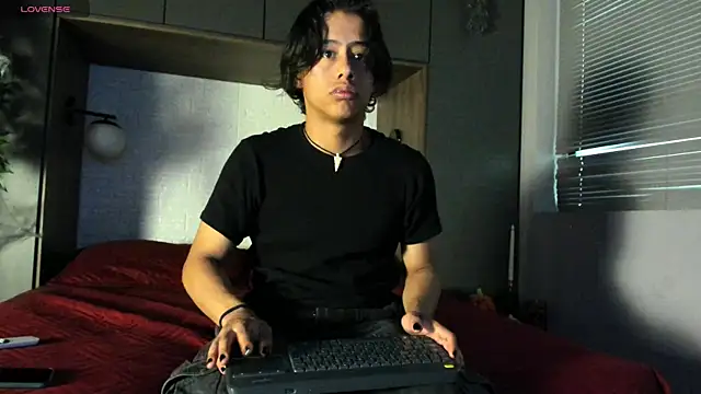 labrinthteasing online show from 10-27-25, 02:29