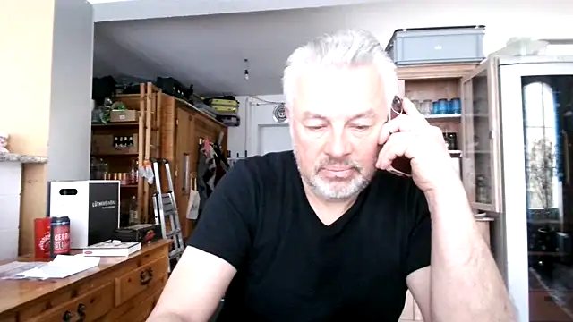 Snapshot of Berg_Boy chatting on 03-16-25, 08:32 Berg Boy online show from 03-16-25, 08:32