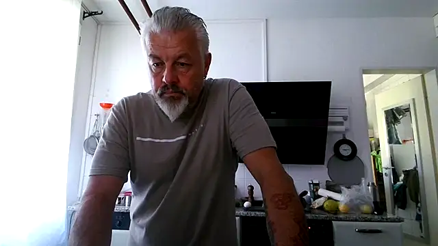 Snapshot of Berg_Boy chatting on 06-27-26, 07:14 Berg Boy online show from 06-27-26, 07:14