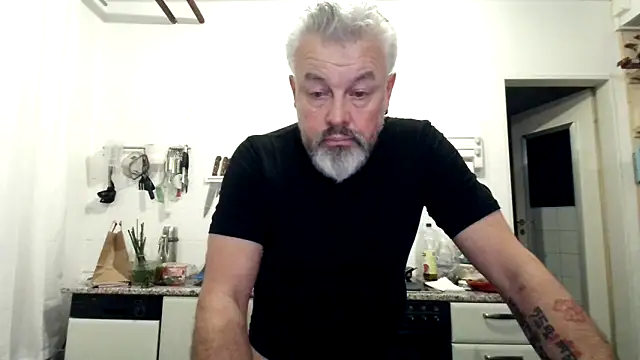 Snapshot of Berg_Boy chatting on 01-19-26, 05:11 Berg Boy online show from 01-19-26, 05:11