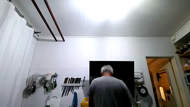 Snapshot of Berg_Boy chatting on 03-15-26, 10:39 Berg Boy online show from 03-15-26, 10:39