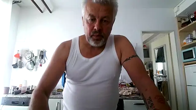 Snapshot of Berg_Boy chatting on 09-09-25, 10:25 Berg Boy online show from 09-09-25, 10:25