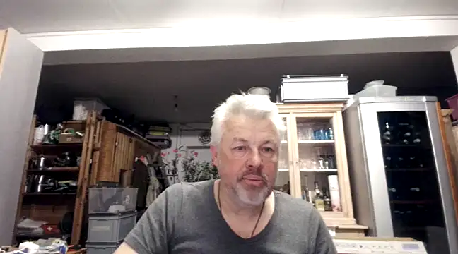 Snapshot of Berg_Boy chatting on 03-13-25, 09:37 Berg Boy online show from 03-13-25, 09:37