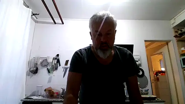 Snapshot of Berg_Boy chatting on 03-21-26, 05:30 Berg Boy online show from 03-21-26, 05:30