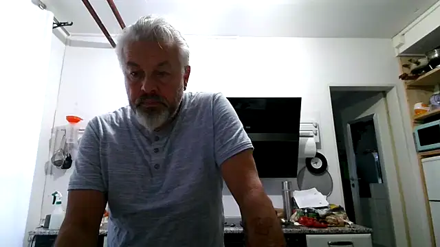 Snapshot of Berg_Boy chatting on 06-04-26, 03:44 Berg Boy online show from 06-04-26, 03:44