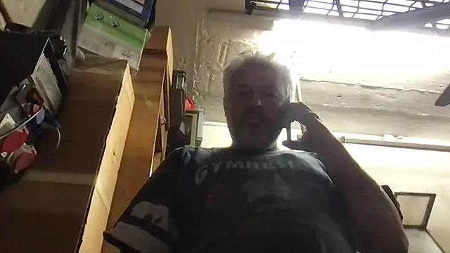 Snapshot of Berg_Boy chatting on 09-19-25, 09:35 Berg Boy online show from 09-19-25, 09:35
