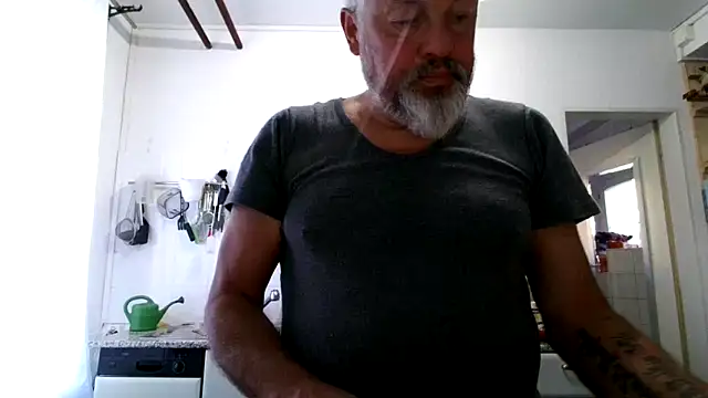 Snapshot of Berg_Boy chatting on 03-19-26, 06:46 Berg Boy online show from 03-19-26, 06:46