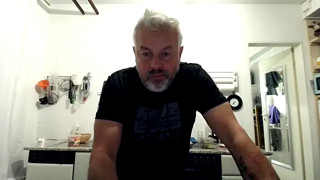 Snapshot of Berg_Boy chatting on 10-02-25, 04:38 Berg Boy online show from 10-02-25, 04:38