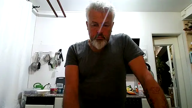 Snapshot of Berg_Boy chatting on 03-17-26, 09:07 Berg Boy online show from 03-17-26, 09:07