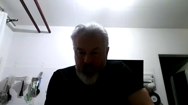 Snapshot of Berg_Boy chatting on 02-09-26, 06:22 Berg Boy online show from 02-09-26, 06:22