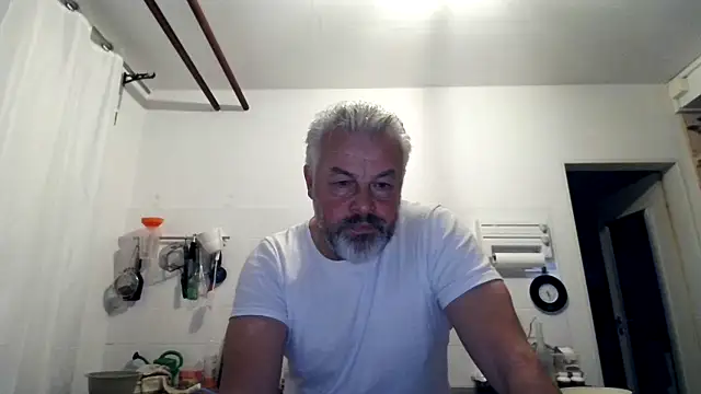 Berg Boy online show from 11-07-25, 04:28