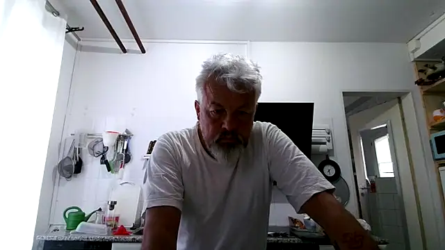 Snapshot of Berg_Boy chatting on 03-16-26, 06:28 Berg Boy online show from 03-16-26, 06:28