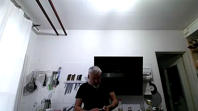 Snapshot of Berg_Boy chatting on 02-11-26, 07:41 Berg Boy online show from 02-11-26, 07:41