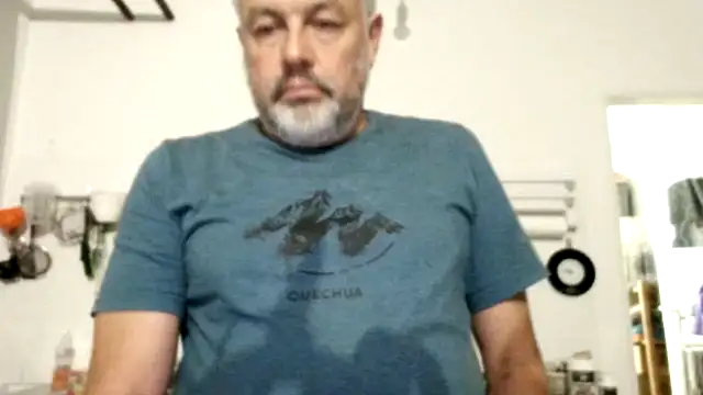 Snapshot of Berg_Boy chatting on 09-30-25, 08:48 Berg Boy online show from 09-30-25, 08:48