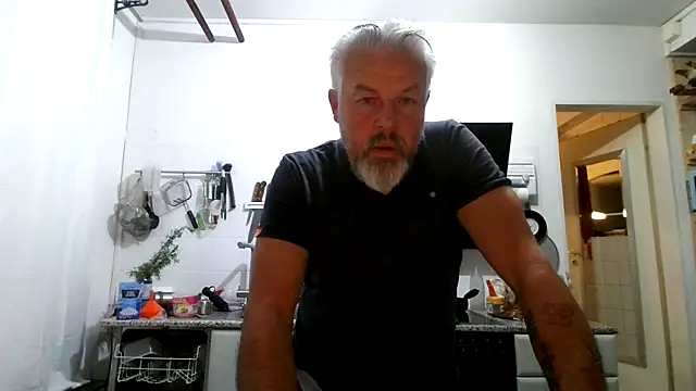 Berg Boy online show from 04-24-26, 03:52