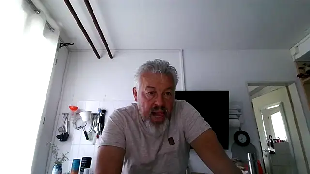 Berg Boy online show from 05-09-26, 05:33