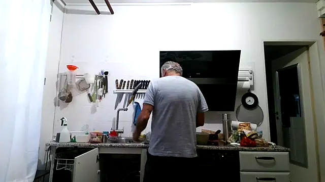 Snapshot of Berg_Boy chatting on 06-02-26, 03:39 Berg Boy online show from 06-02-26, 03:39