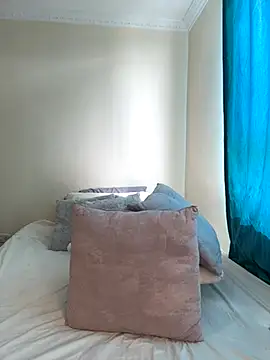 Ivelleee  online show from 10-01-25, 07:29