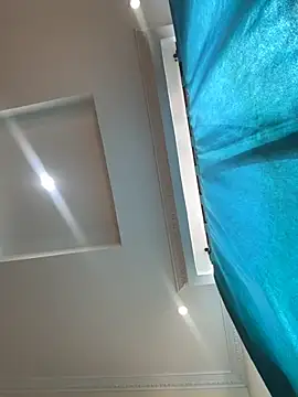 Ivelleee  online show from 11-04-25, 08:01