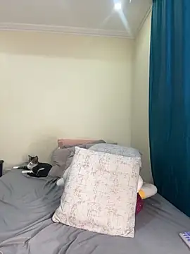 Ivelleee  online show from 10-25-25, 11:27