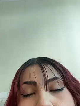 Ivelleee  online show from 11-18-25, 08:34