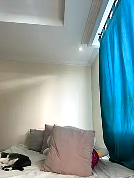 Ivelleee  online show from 10-09-25, 09:04