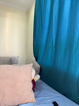 Ivelleee  online show from 09-22-25, 10:49