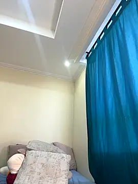 Ivelleee  online show from 09-17-25, 09:39