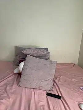 Ivelleee  online show from 12-15-25, 10:48