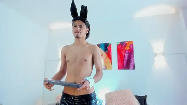 MathewAdams online show from 10-31-25, 06:37