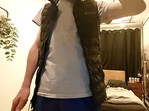 Snapshot of LKC94 chatting on 09-13-25, 01:27 LKC94 online show from 09-13-25, 01:27