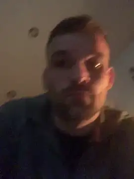 Snapshot of LKC94 chatting on 03-22-25, 01:54 LKC94 online show from 03-22-25, 01:54