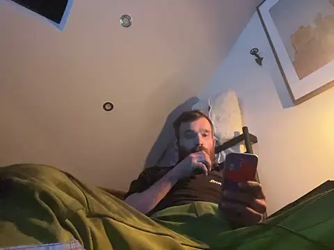 Snapshot of LKC94 chatting on 03-18-25, 01:13 LKC94 online show from 03-18-25, 01:13