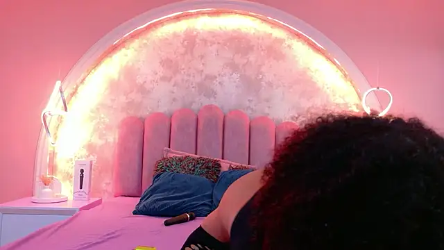 CamilaJohnston online show from 12-05-25, 04:27