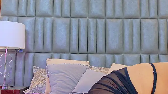 Snapshot of CamilaJohnston chatting on 05-21-26, 08:50 CamilaJohnston online show from 05-21-26, 08:50