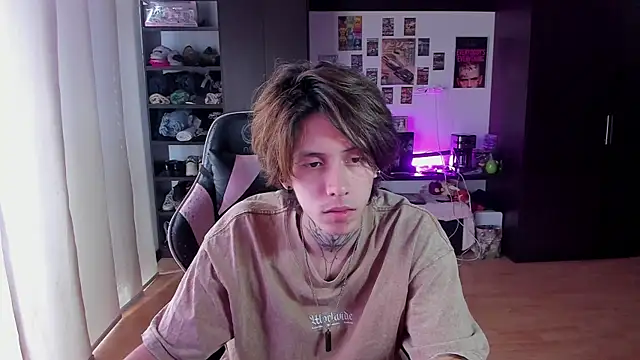 xIce Boy online show from 04-17-26, 08:33
