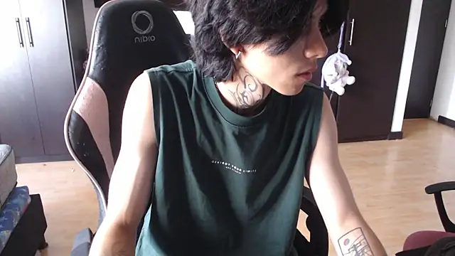 xIce Boy online show from 12-15-25, 01:28