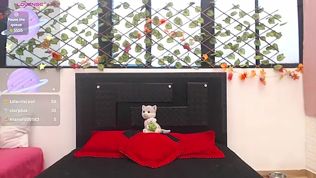 Snapshot of madison__rey chatting on 03-13-25, 05:07 madison  rey online show from 03-13-25, 05:07