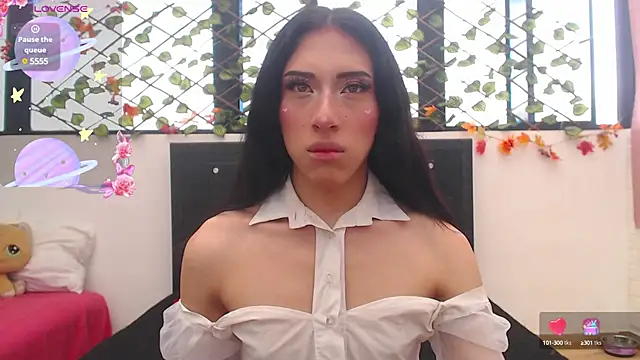 Snapshot of madison__rey chatting on 03-17-25, 02:45 madison  rey online show from 03-17-25, 02:45