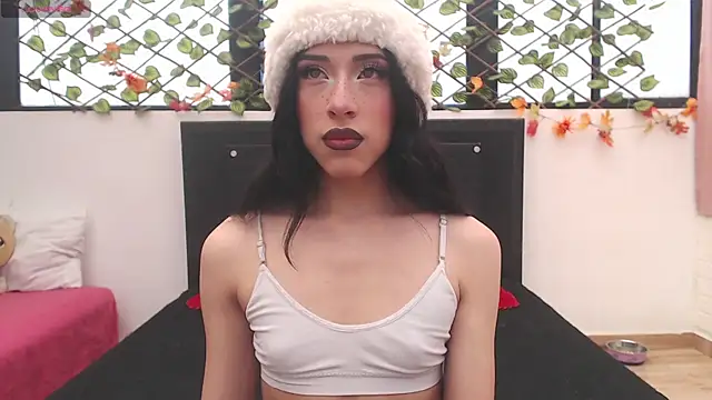 Snapshot of madison__rey chatting on 03-13-25, 02:01 madison  rey online show from 03-13-25, 02:01