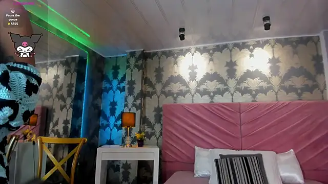 Snapshot of Karin_Ks chatting on 11-12-25, 07:40 Karin Ks online show from 11-12-25, 07:40