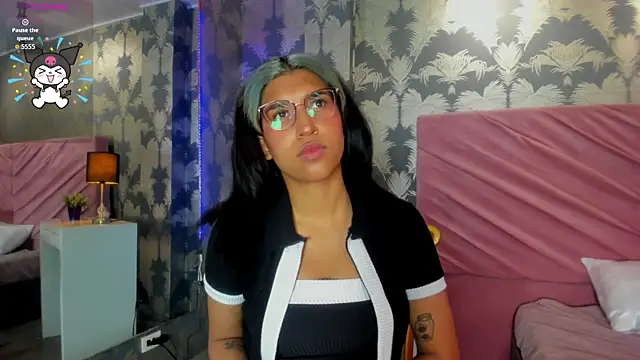 Snapshot of Karin_Ks chatting on 11-25-25, 07:36 Karin Ks online show from 11-25-25, 07:36