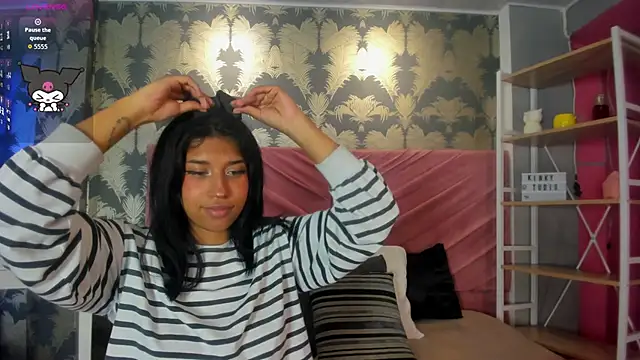 Snapshot of Karin_Ks chatting on 10-17-25, 07:26 Karin Ks online show from 10-17-25, 07:26