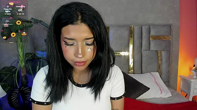 Snapshot of Karin_Ks chatting on 06-18-26, 03:05 Karin Ks online show from 06-18-26, 03:05