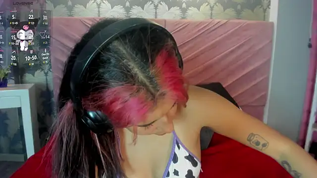 Snapshot of Karin_Ks chatting on 01-08-26, 03:12 Karin Ks online show from 01-08-26, 03:12