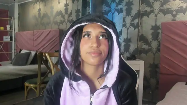 Snapshot of Karin_Ks chatting on 10-06-25, 07:14 Karin Ks online show from 10-06-25, 07:14