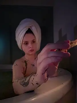 LoganPeny online show from 12-17-25, 07:08